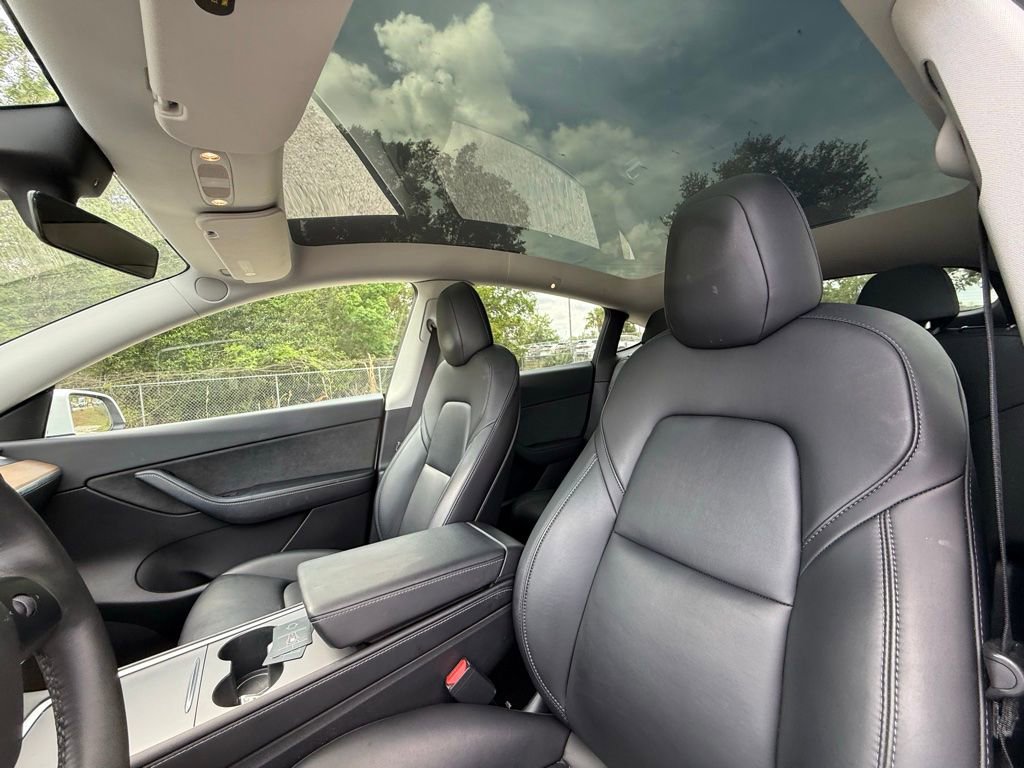 Used 2022 Tesla Model Y Performance image 21