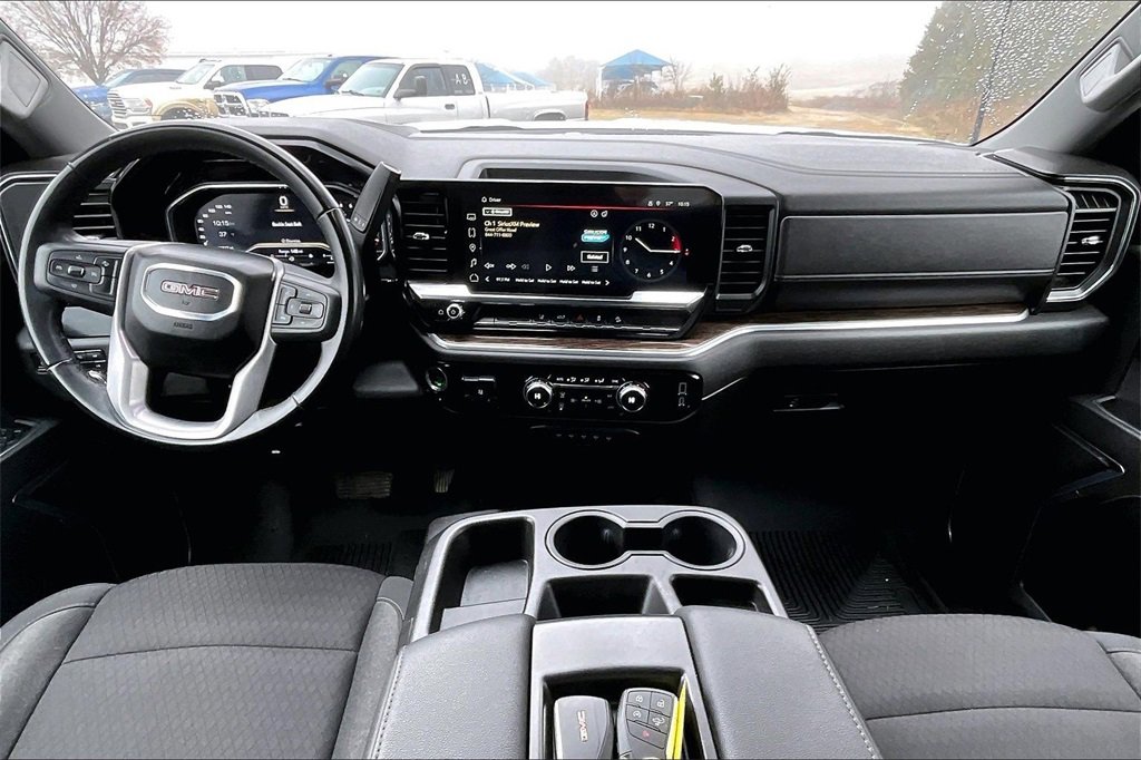 Used 2024 GMC Sierra 3500 SLE w/ SLE Convenience Package image 12
