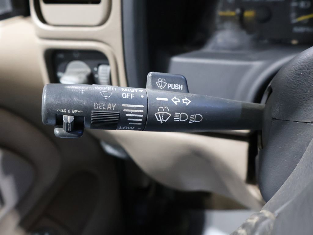 Used 1999 GMC Suburban 4WD w/ Marketing Opt Pkg 3 image 28