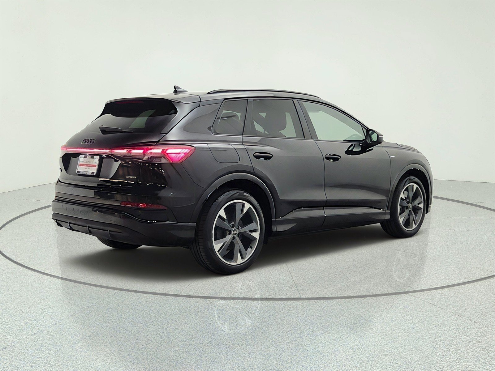 Used 2024 Audi Q4 e-tron Premium Plus AWD/4WD image 5