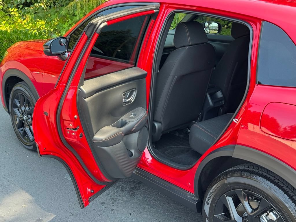 Certified 2025 Honda HR-V Sport image 12