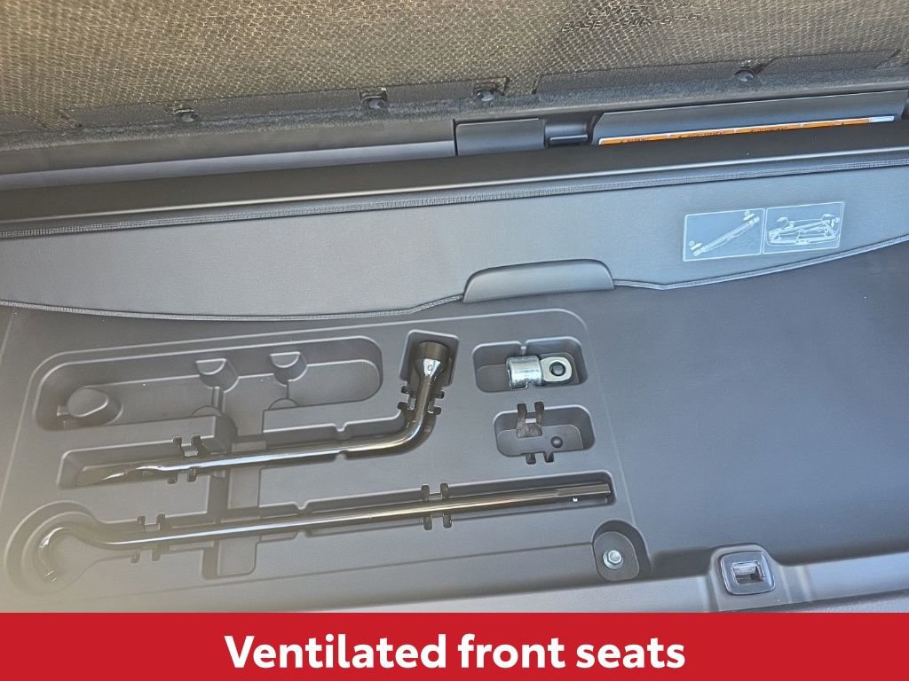 Used 2020 Toyota Highlander Platinum image 18