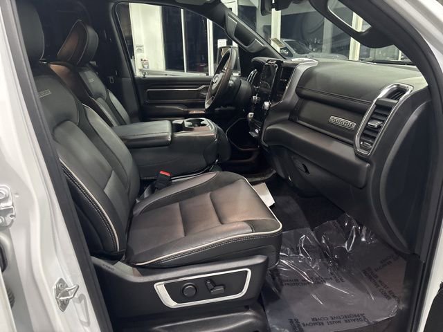 Used 2025 RAM 1500 Laramie AWD/4WD image 32