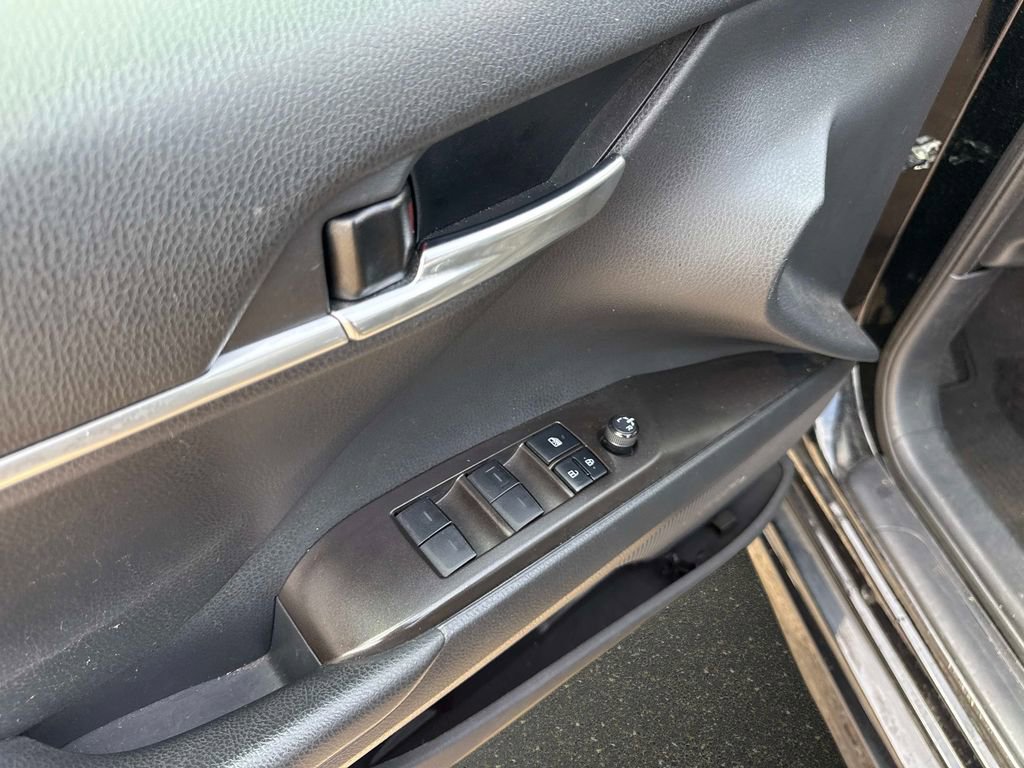Used 2021 Toyota Camry SE w/ Audio Upgrade Package FWD image 16