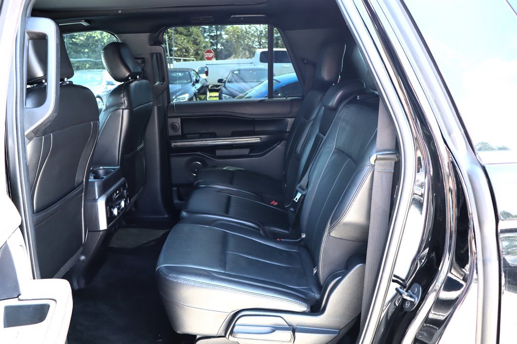Used 2018 Ford Expedition Max XLT w/ Equipment Group 202A AWD/4WD image 22