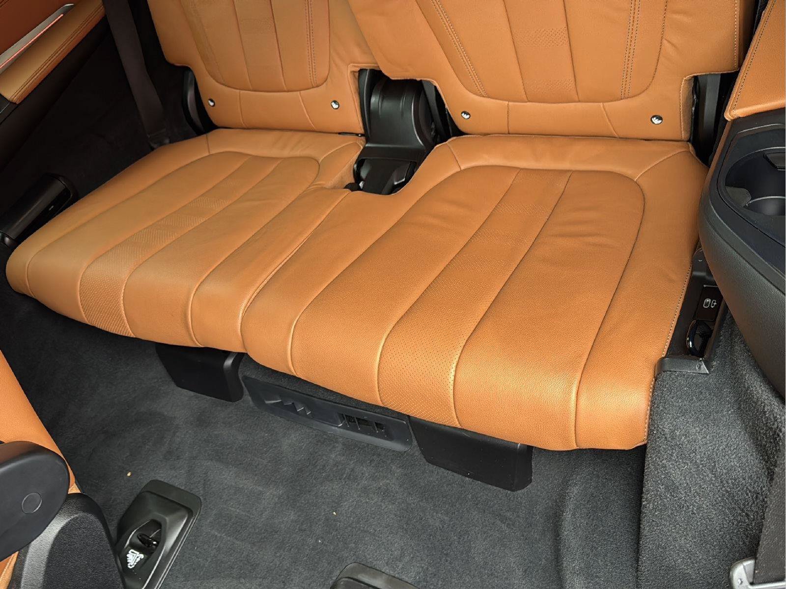 Used 2022 BMW X7 M50i AWD/4WD image 28