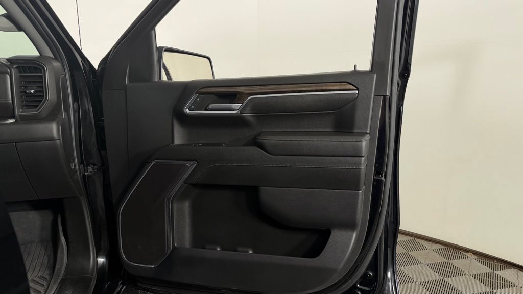 Used 2023 Chevrolet Silverado 1500 RST AWD/4WD image 30