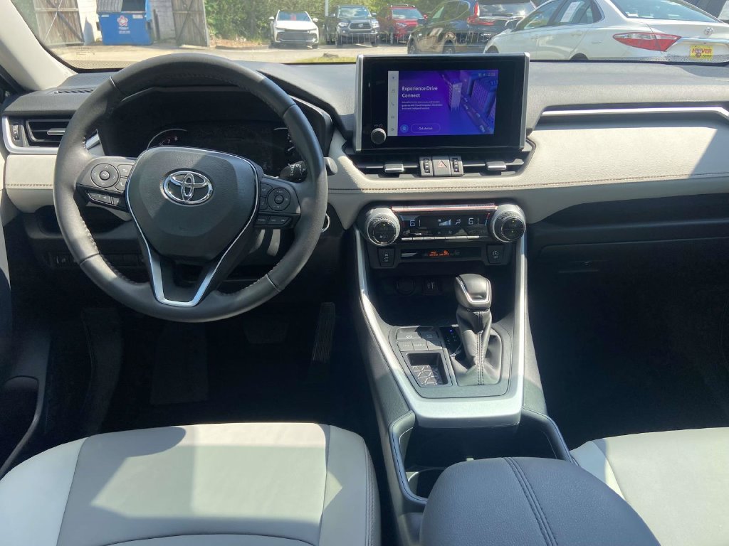 Used 2025 Toyota RAV4 XLE Premium FWD image 11