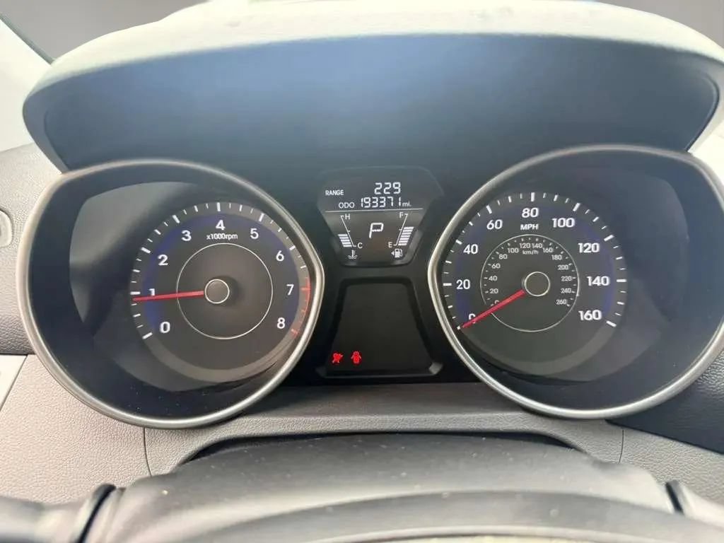 Used 2012 Hyundai Elantra Limited FWD image 22