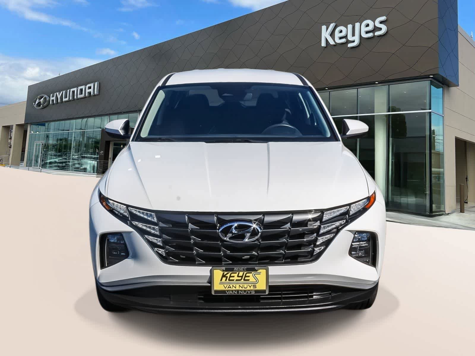 Certified 2023 Hyundai Tucson SE image 2