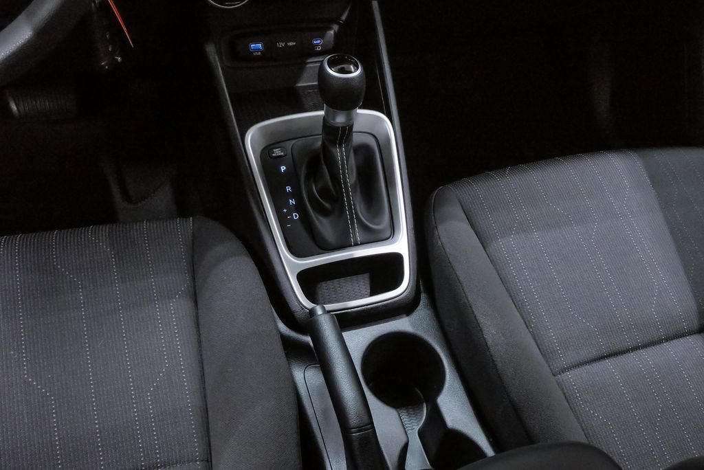 Certified 2024 Hyundai Venue SE FWD image 18