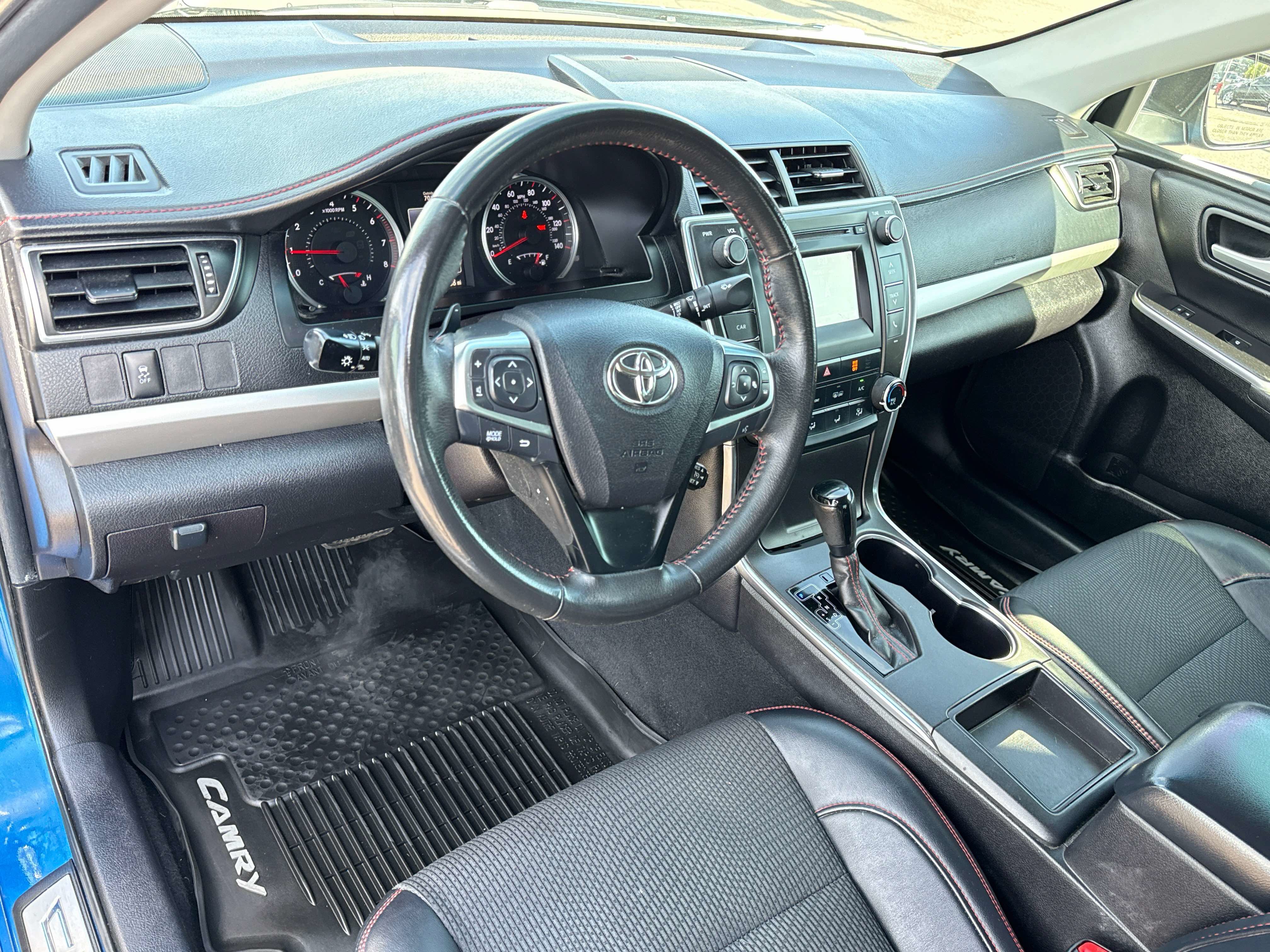 Used 2017 Toyota Camry SE w/ Protection Package (Q2) FWD image 10