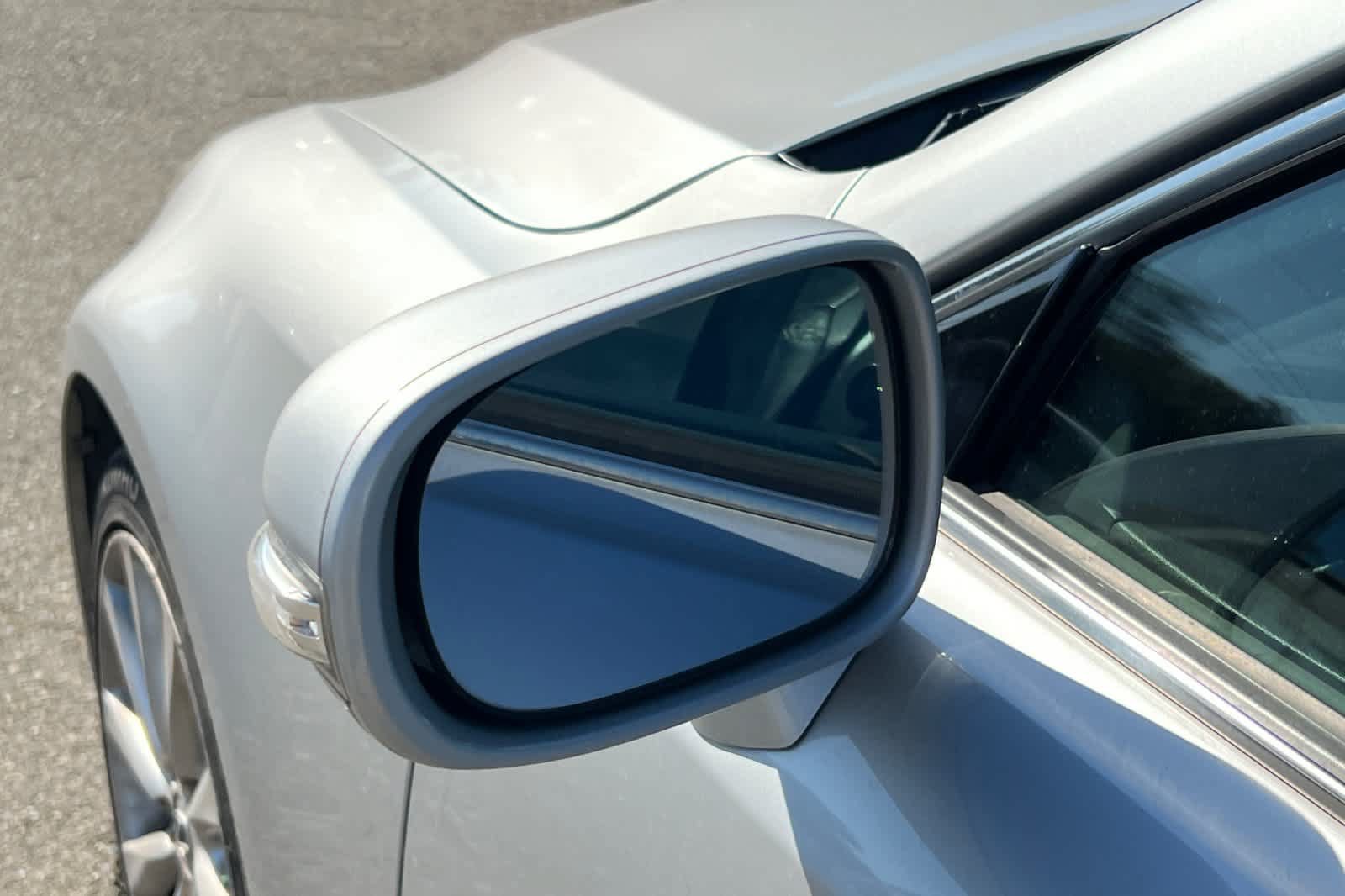 Used 2010 Lexus IS 250 w/ Preferred Accessory Package RWD image 11