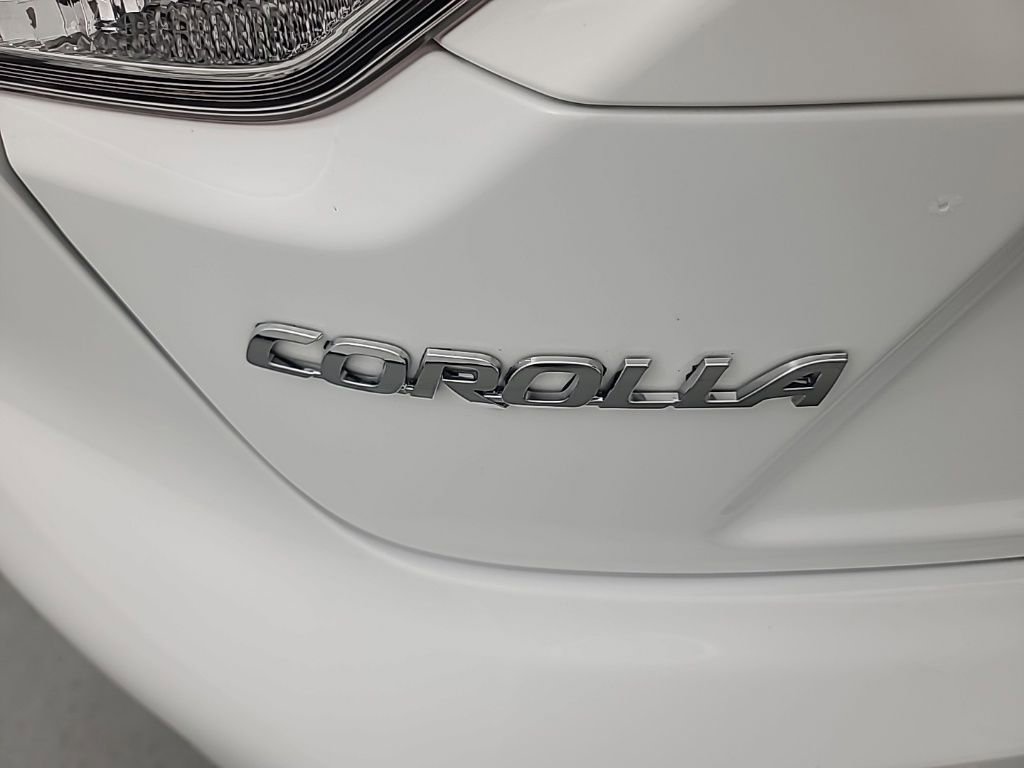Used 2025 Toyota Corolla LE FWD image 12