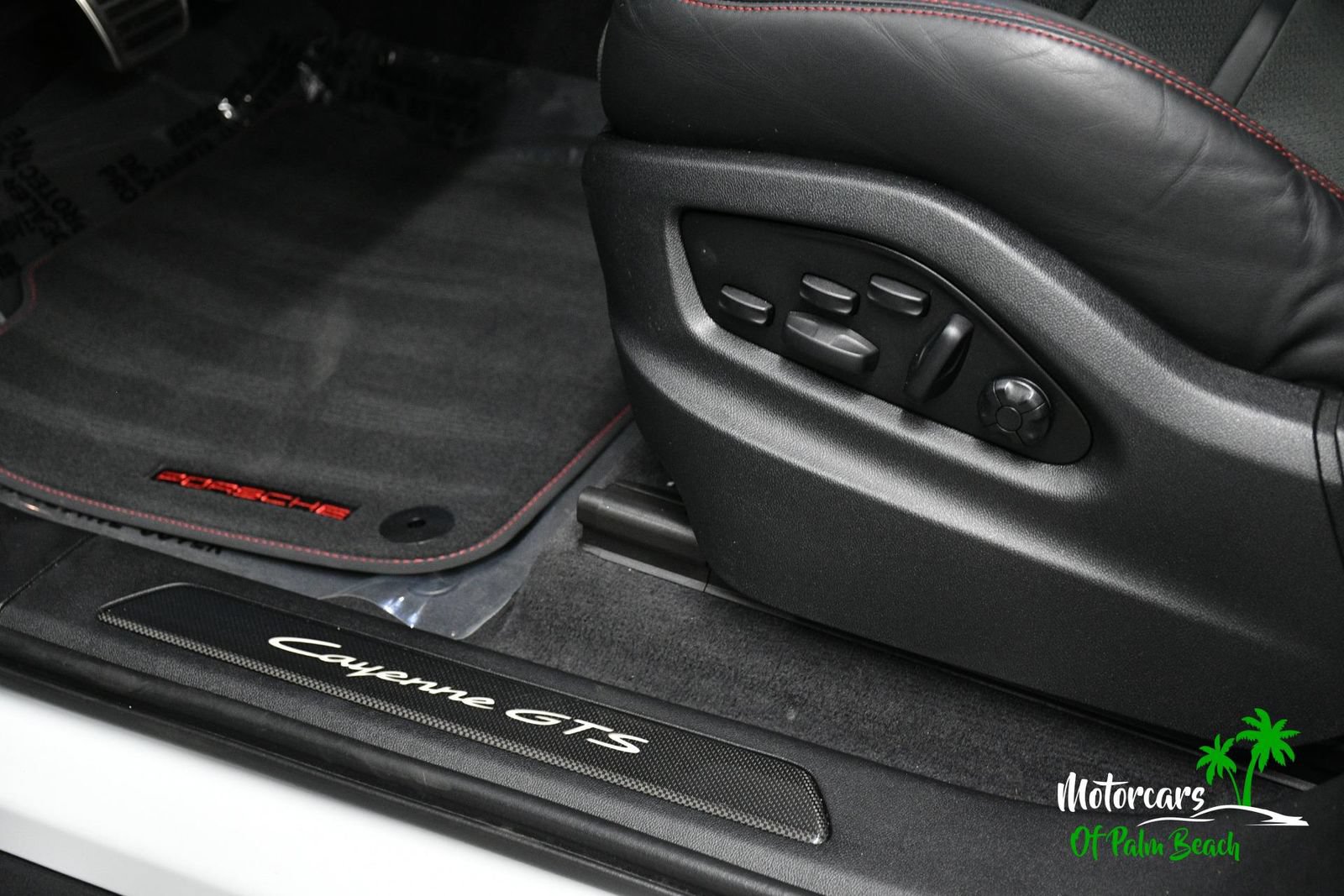 Used 2025 Porsche Cayenne GTS AWD/4WD image 41