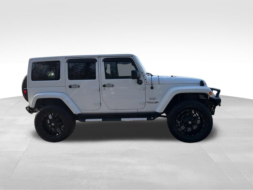 Used 2018 Jeep Wrangler Unlimited Sahara AWD/4WD image 7