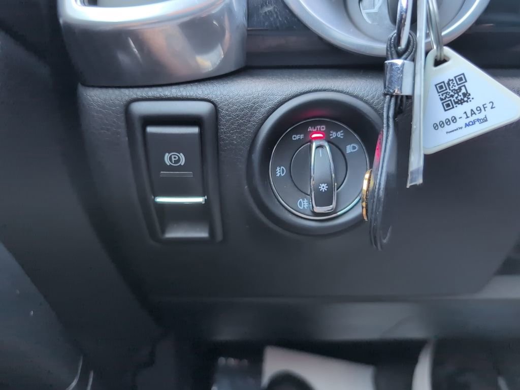 Used 2016 Porsche Cayenne image 24