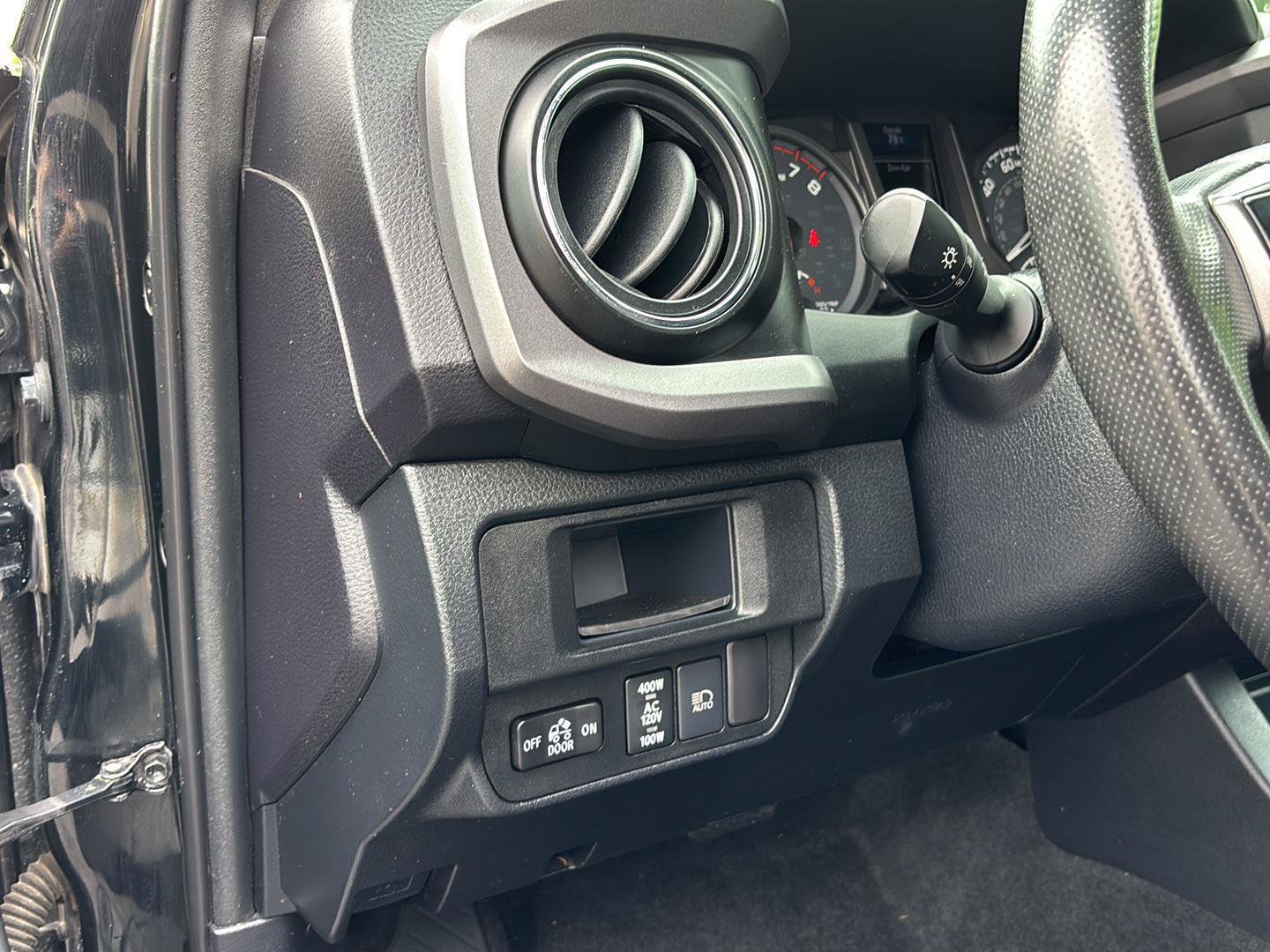 Used 2019 Toyota Tacoma TRD Off-Road AWD/4WD image 29