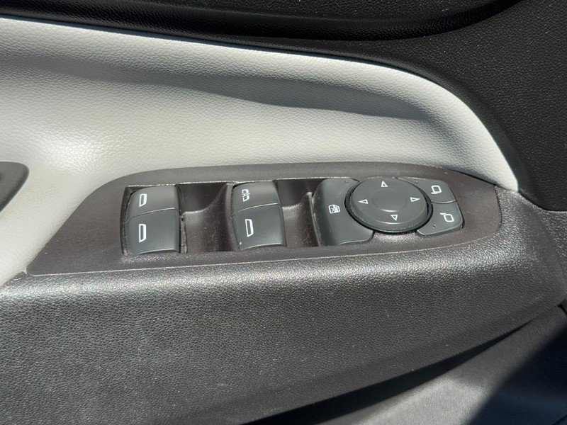 Used 2020 Chevrolet Equinox LS w/ LS Convenience Package image 21