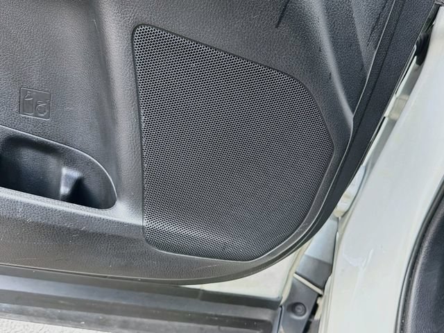 Used 2019 Toyota Highlander LE FWD image 24