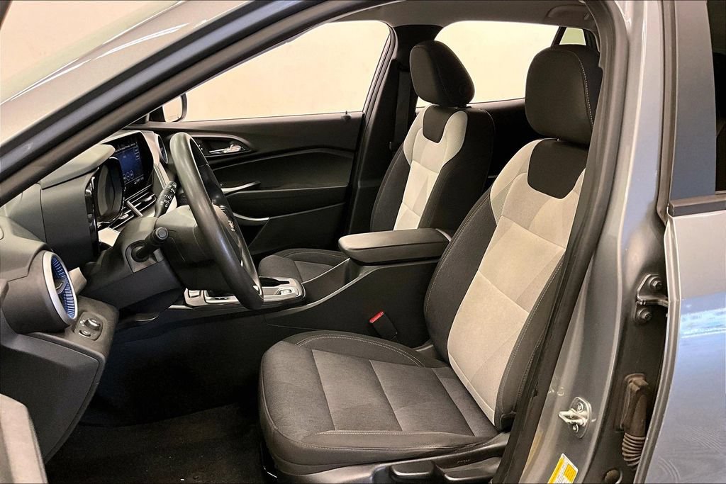 Used 2024 Chevrolet Trax LS w/ Driver Confidence Package FWD image 22