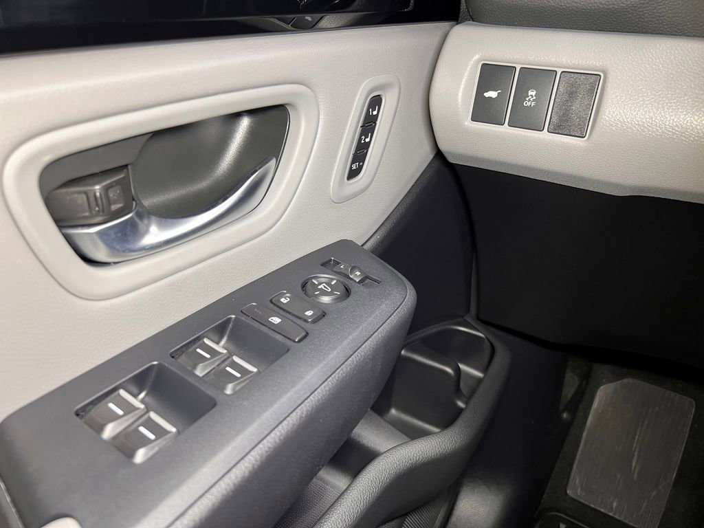 Used 2025 Honda Pilot Touring image 15