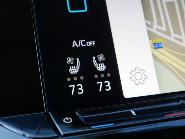 Certified 2025 Volkswagen Atlas SEL Premium R-Line image 33