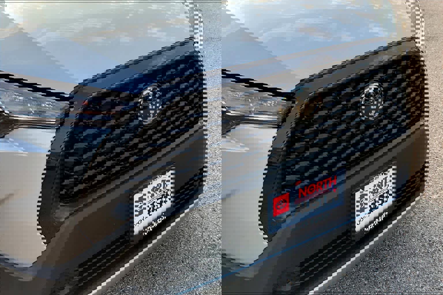 Used 2022 Toyota Corolla Cross LE image 28