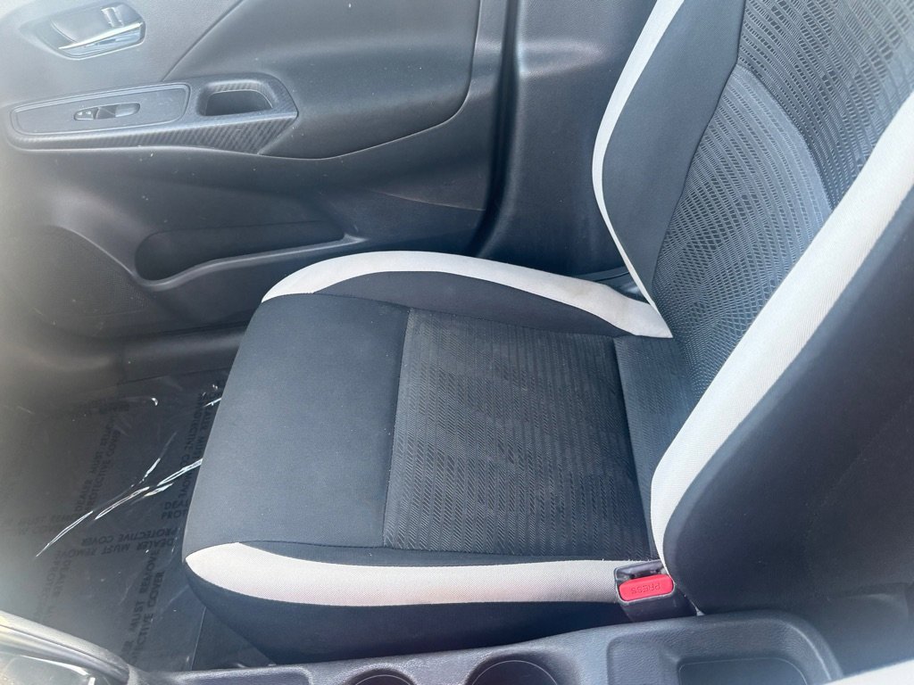 Used 2021 Nissan Versa SV image 7