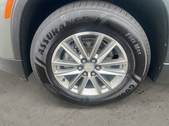 Used 2023 Chevrolet Traverse LT AWD/4WD image 9