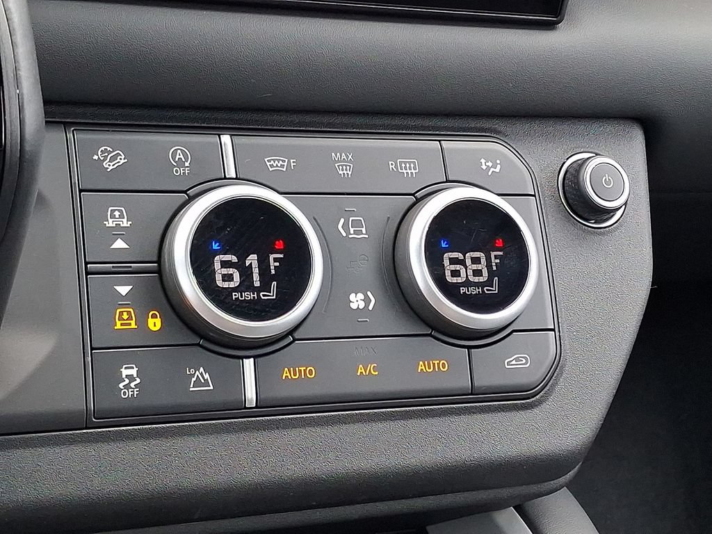 Used 2025 Land Rover Defender 130 V8 AWD/4WD image 18