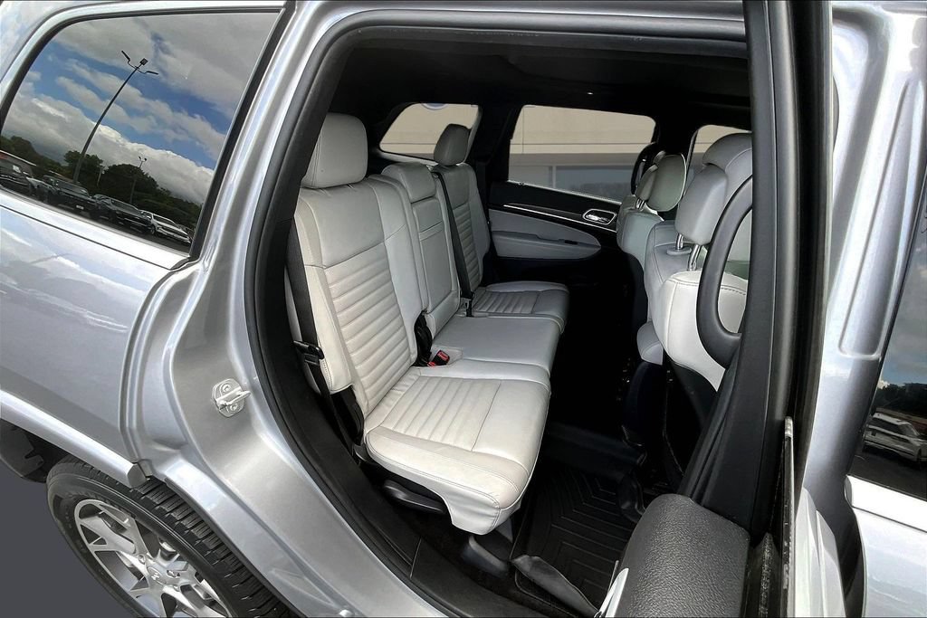 Used 2018 Jeep Grand Cherokee Limited AWD/4WD image 26