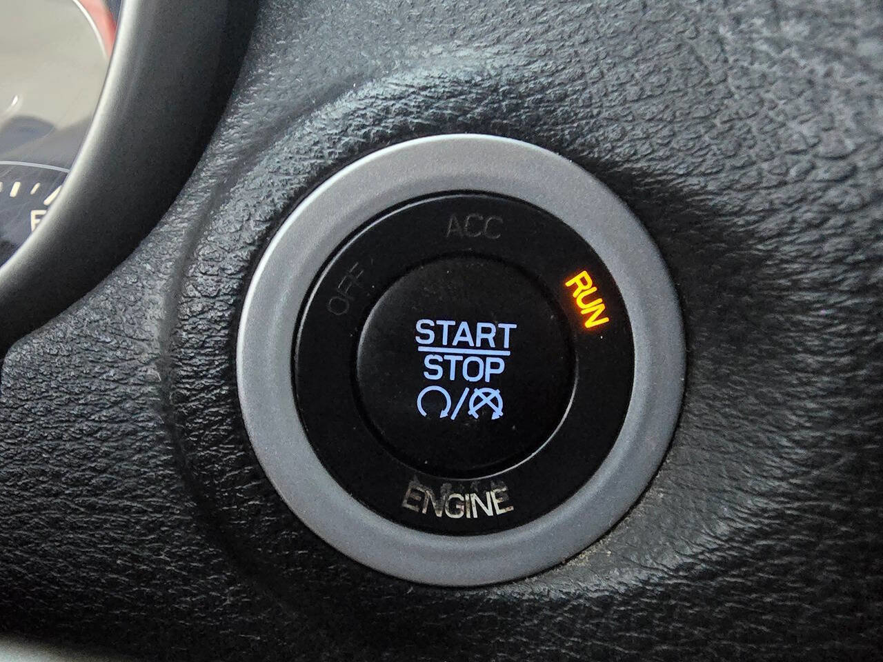 Used 2016 Dodge Journey SXT image 32