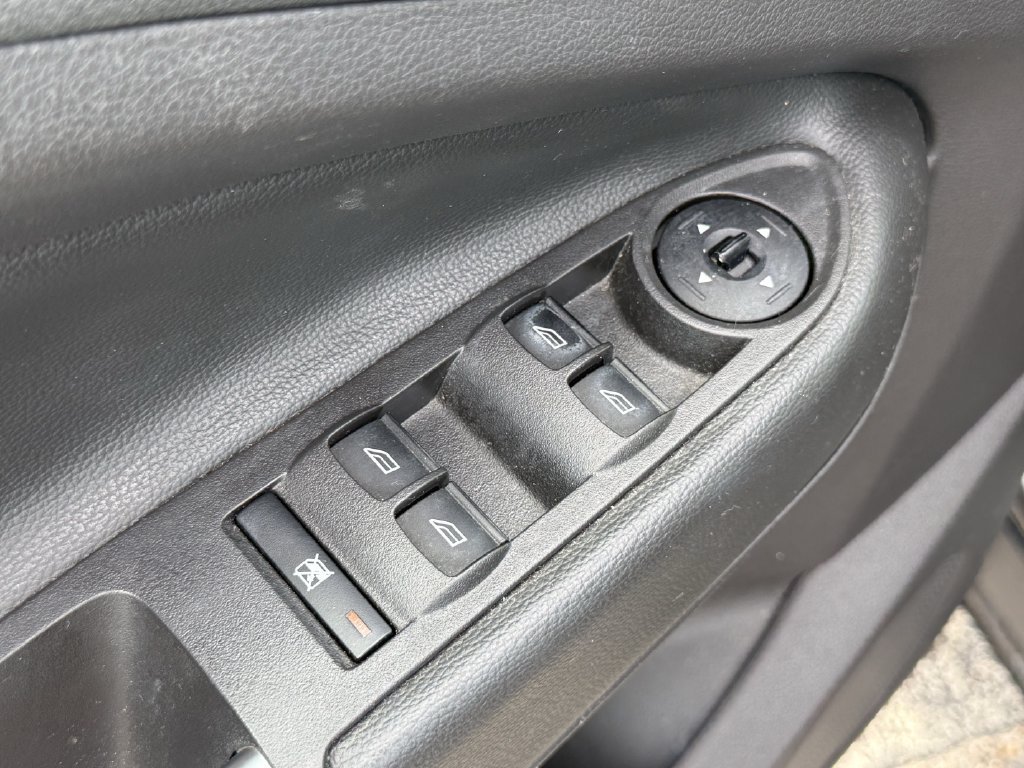 Used 2018 Ford Escape SE AWD/4WD image 10