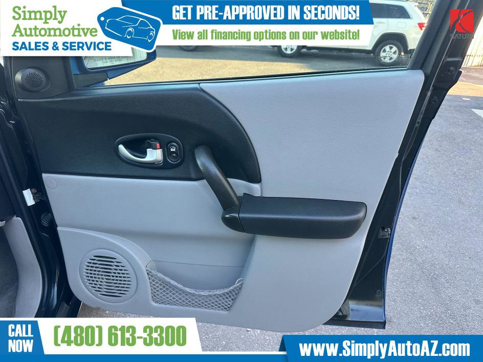 Used 2005 Saturn Vue 2WD V6 w/ Safe & Sound Pkg image 20