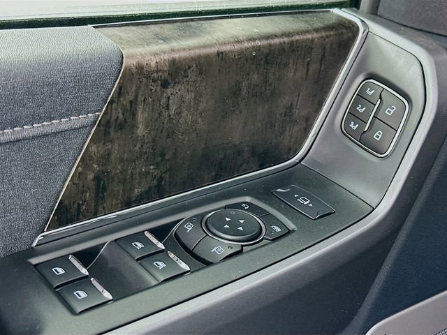 New 2025 Ford F350 Lariat w/ Black Appearance Package image 23