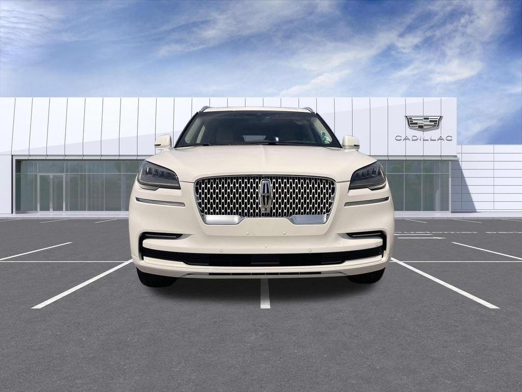 Used 2022 Lincoln Aviator Reserve w/ Equipment Group 201A AWD/4WD image 3