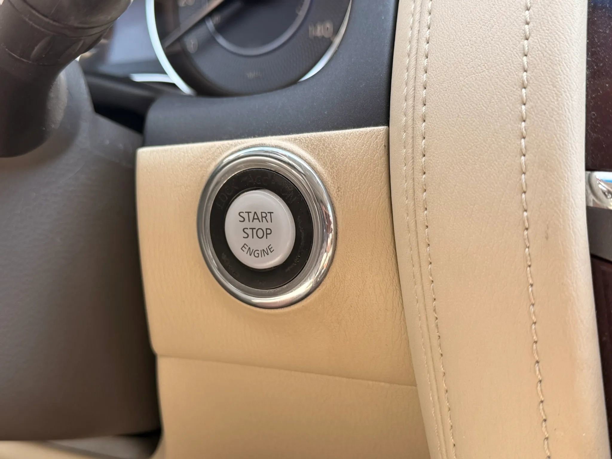 Used 2017 INFINITI QX80 4WD w/ Deluxe Technology Package image 25