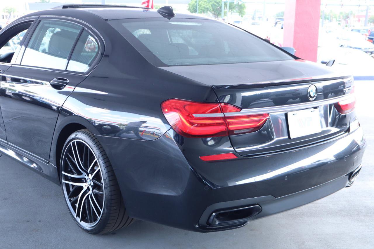 Used 2018 BMW 750i RWD image 9