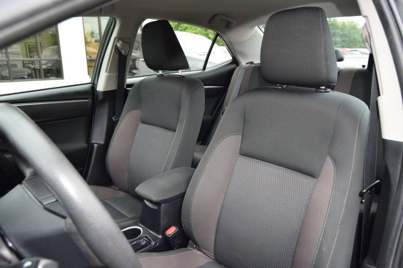 Used 2019 Toyota Corolla LE FWD image 18