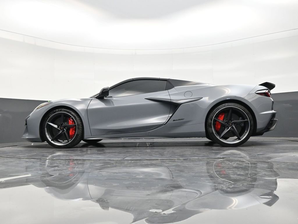 Used 2025 Chevrolet Corvette E-Ray w/ Stealth Interior Trim Package image 21