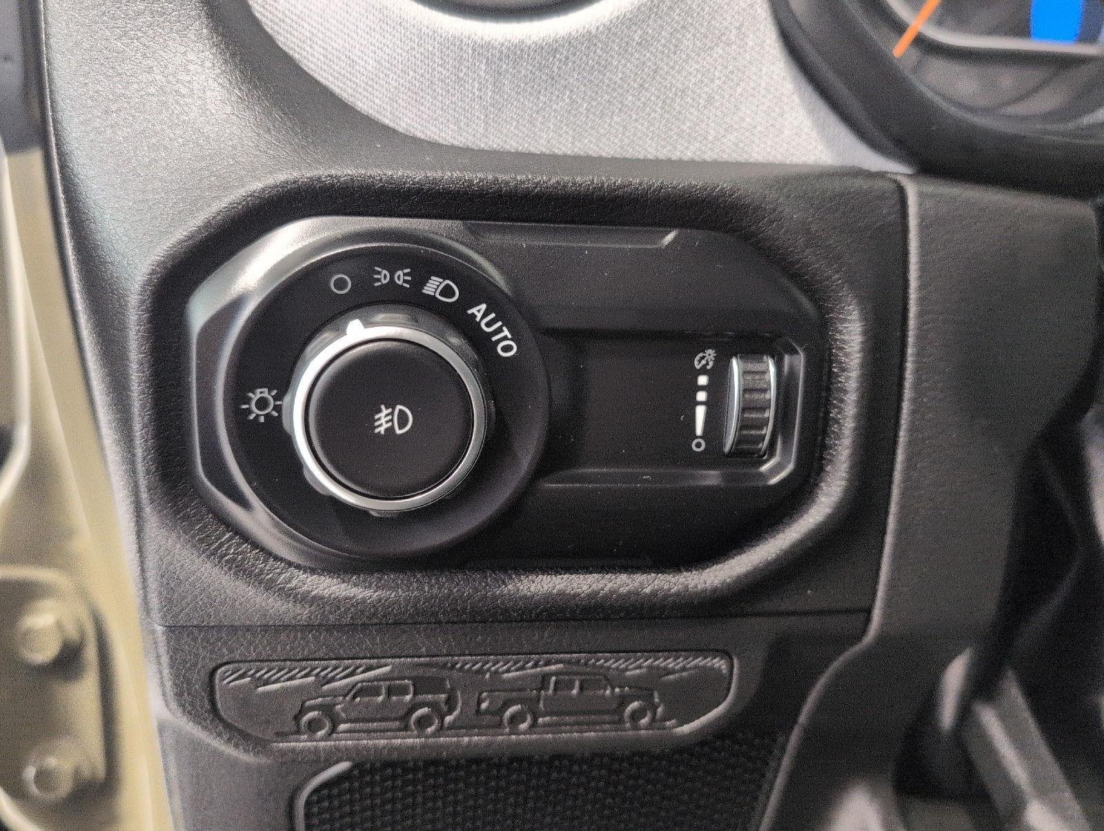 Used 2025 Jeep Wrangler Sport AWD/4WD image 13