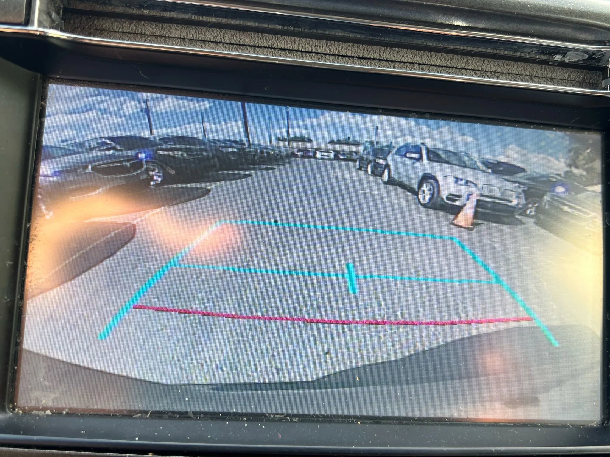 Used 2015 Toyota RAV4 LE image 14