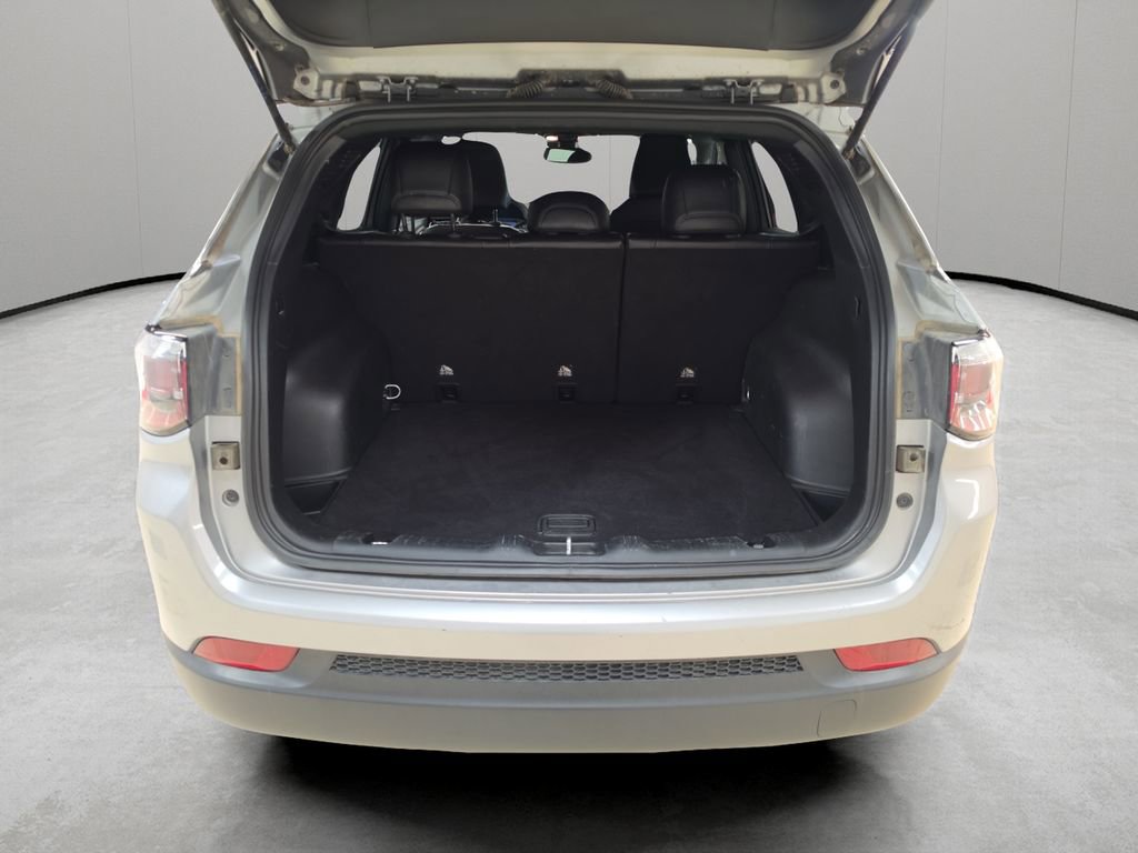 Used 2024 Jeep Compass Latitude image 21