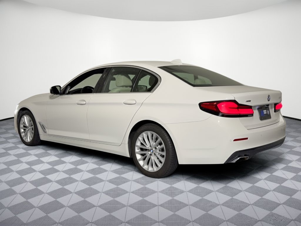 Used 2022 BMW 530i xDrive w/ Executive Package AWD/4WD image 3