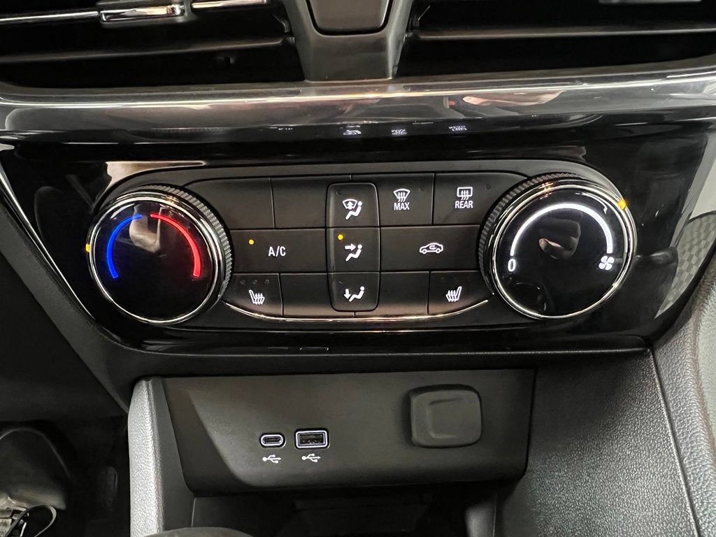 Used 2025 Buick Encore GX Sport Touring w/ Comfort Package AWD/4WD image 25
