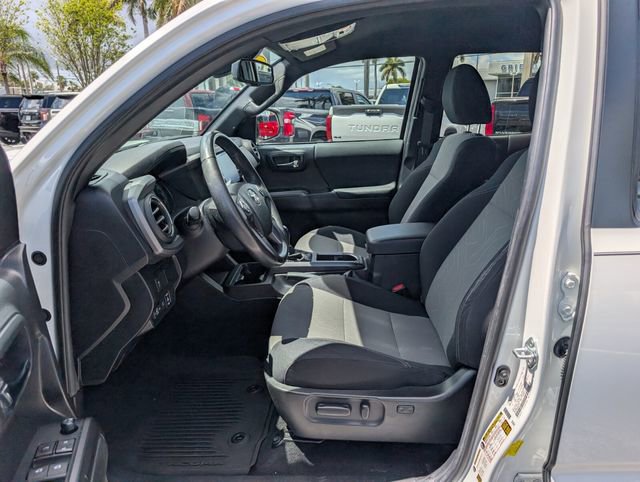 Used 2022 Toyota Tacoma TRD Sport w/ Technology Package image 10