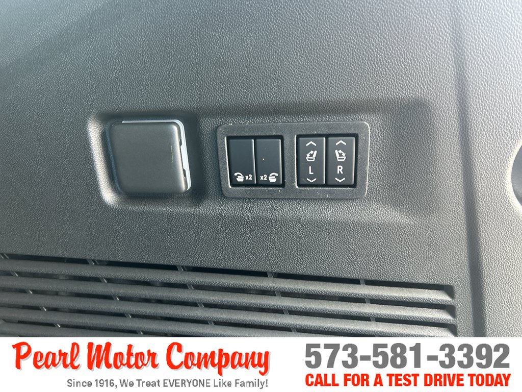 New 2026 Chevrolet Suburban Premier w/ Sun And Tow Package AWD/4WD image 27