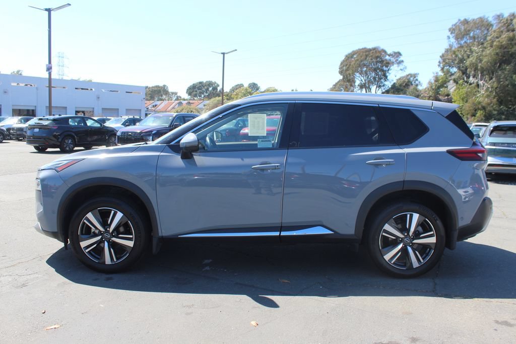 Used 2023 Nissan Rogue Platinum w/ Platinum Premium Package FWD image 2