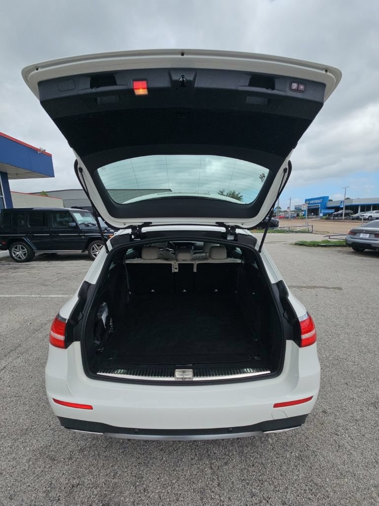 Used 2019 Mercedes-Benz E 450 4MATIC Wagon w/ Premium Package image 24